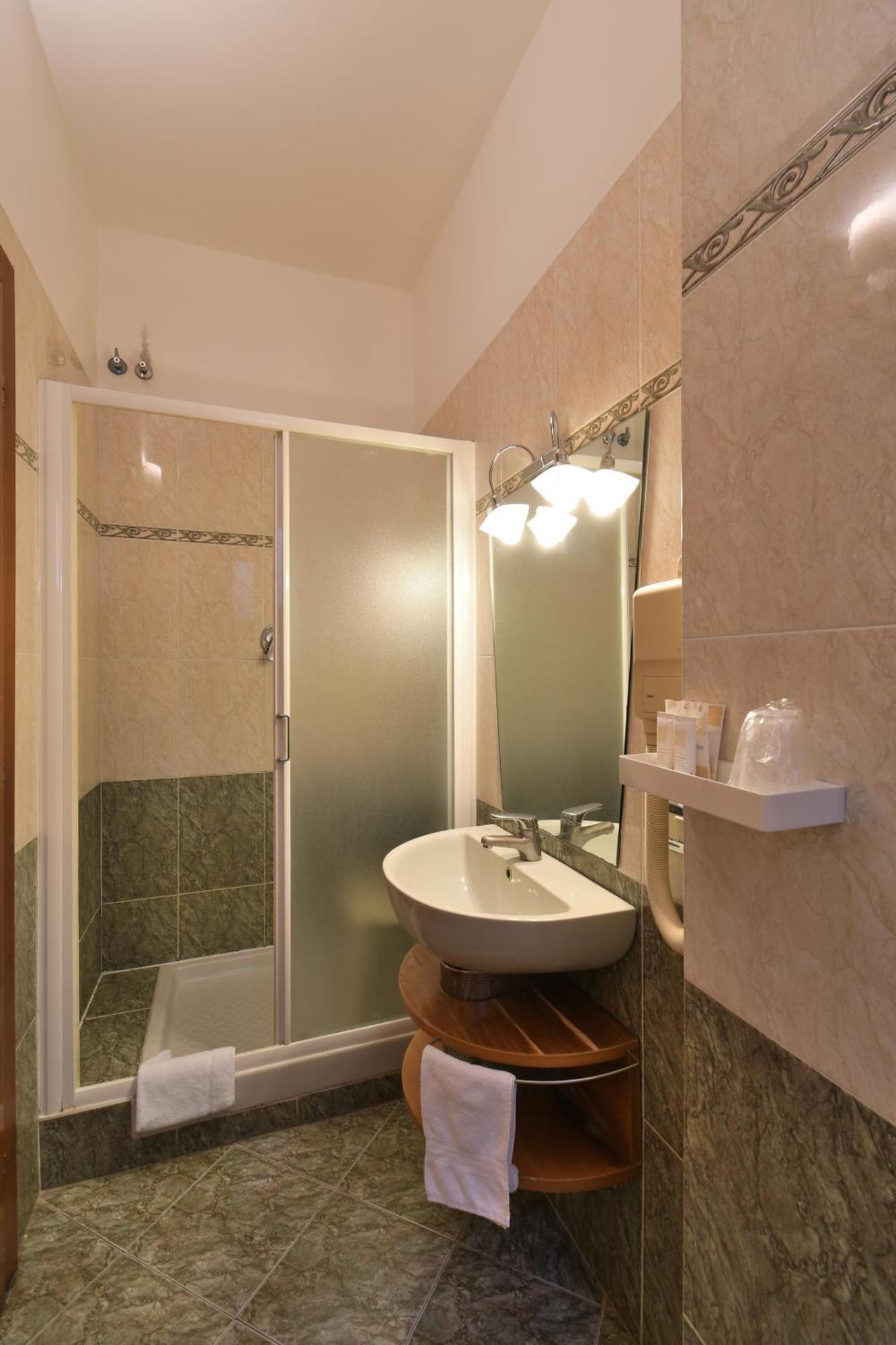 Hotel Cavour Rapallo Zewnętrze zdjęcie